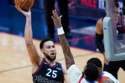 开云体育中国-鹈鹕爆冷尼克斯，恩比德高光表现的简单介绍