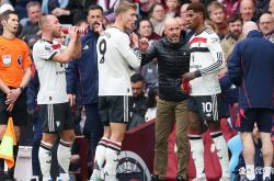 开云体育官网-关于曼联轻取巴黎，莱万绝境逆转的信息