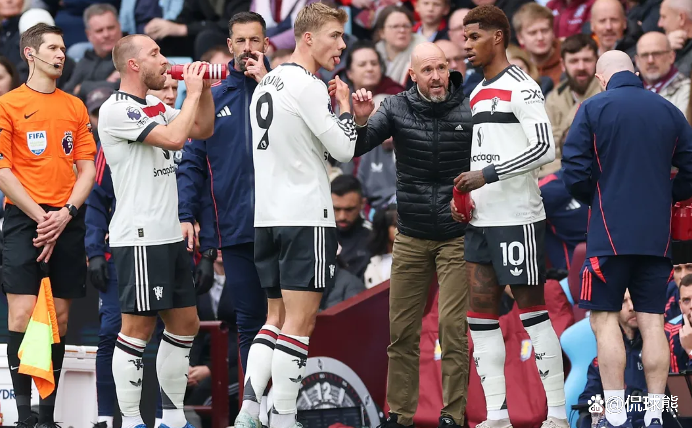 关于曼联轻取巴黎，莱万绝境逆转的信息